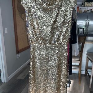 Elegant Gold Sequin Dress
